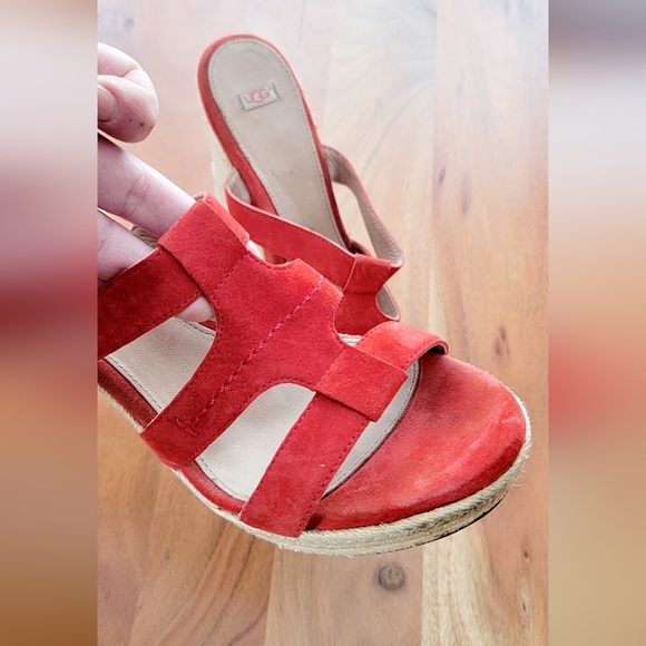 UGG redish/coral wedges size 11 - Picture 2 of 4